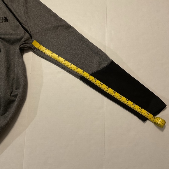 The North Face Women’s Athletic Pullover Gray Quarter Zip - Picture 5 of 10